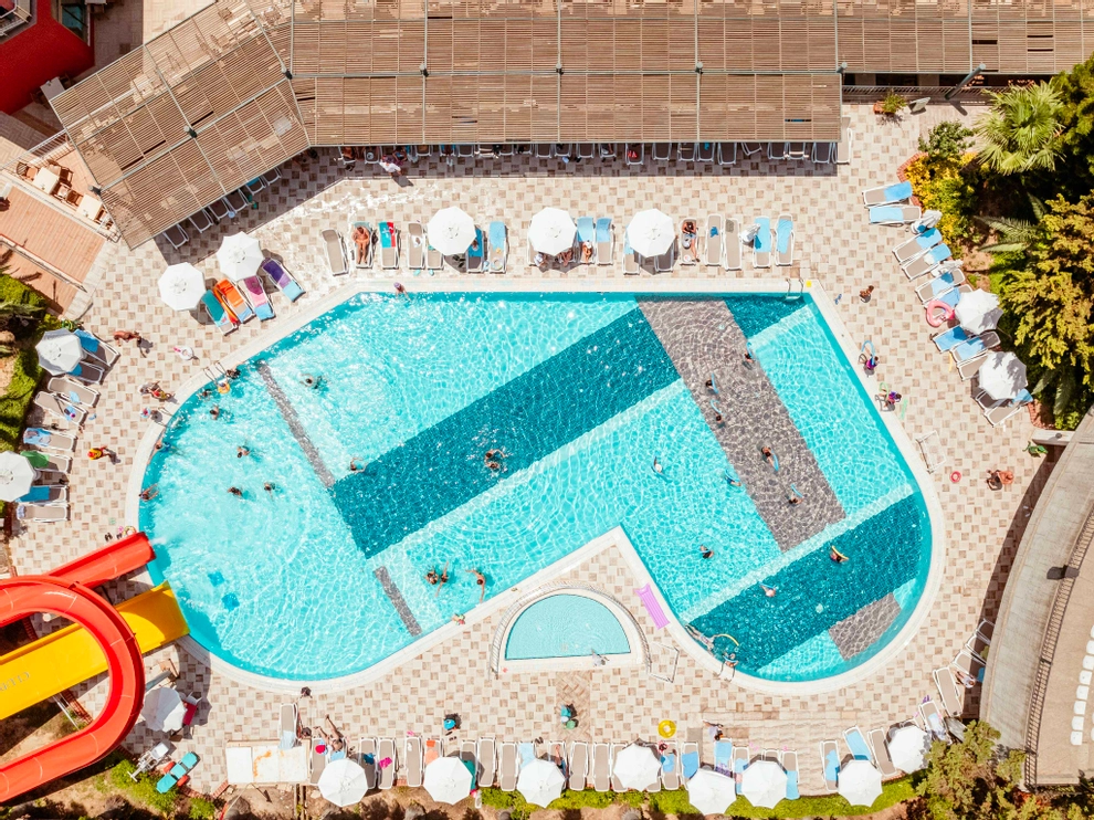 Club Side Coast Hotel
