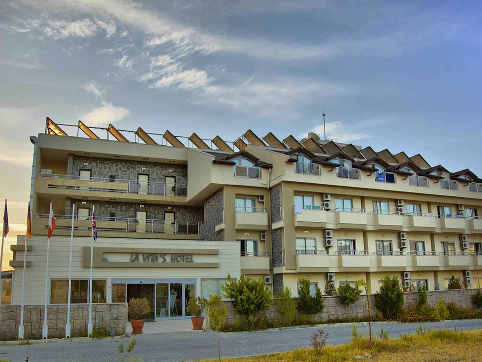 Lavitas Hotel