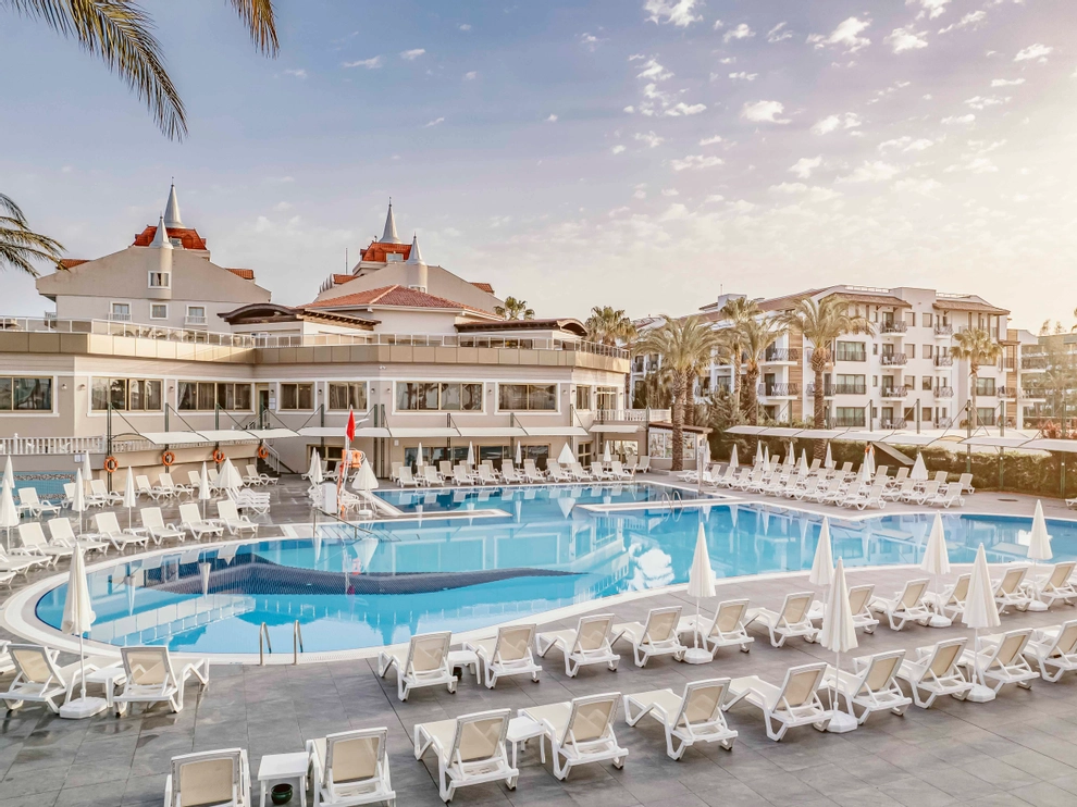 Aydınbey Famous Resort